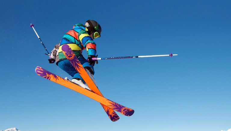 Fliegender Skifahrer